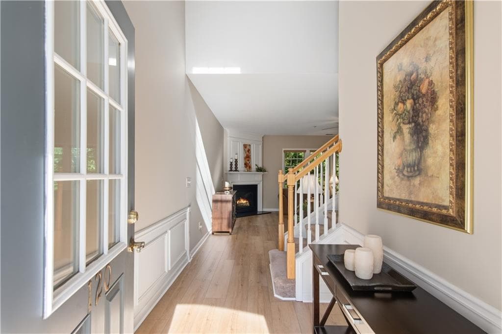3 bedroom, 3 bathroom, 1,554 sq ft townhouse under contract at 120 Regent Place, Woodstock, GA 30188 — photo 3