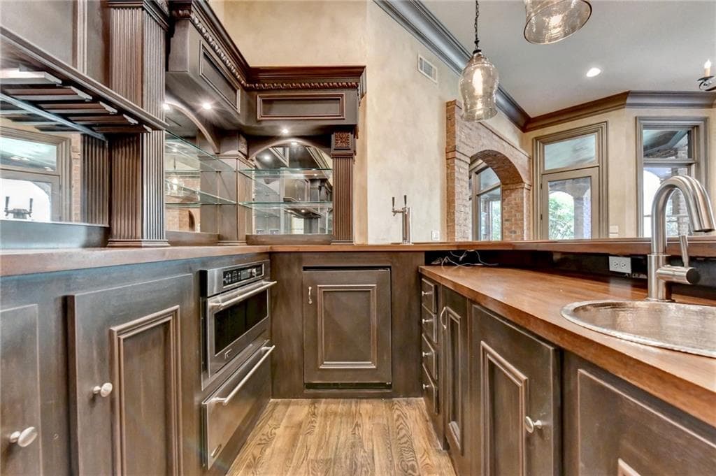 7 bedroom, 9 bathroom, 9,330 sq ft single family residence under contract at 8130 FORMBY Court, Duluth, GA 30097 — photo 10
