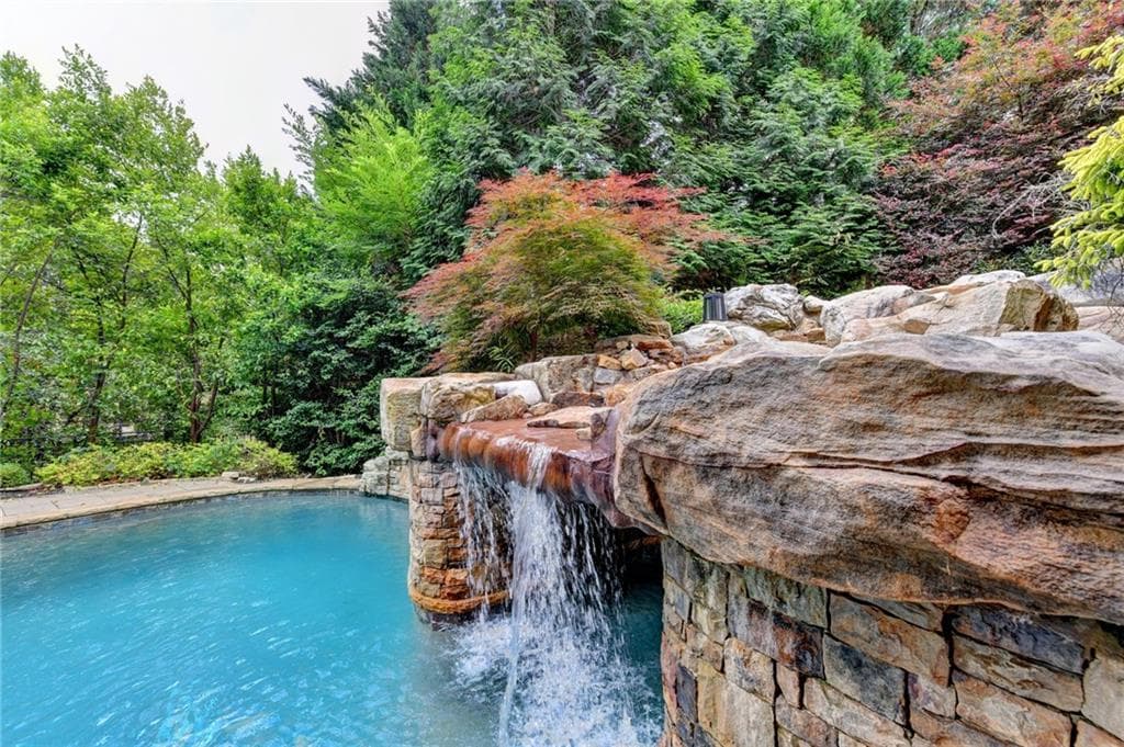 7 bedroom, 9 bathroom, 9,330 sq ft single family residence under contract at 8130 FORMBY Court, Duluth, GA 30097 — photo 3