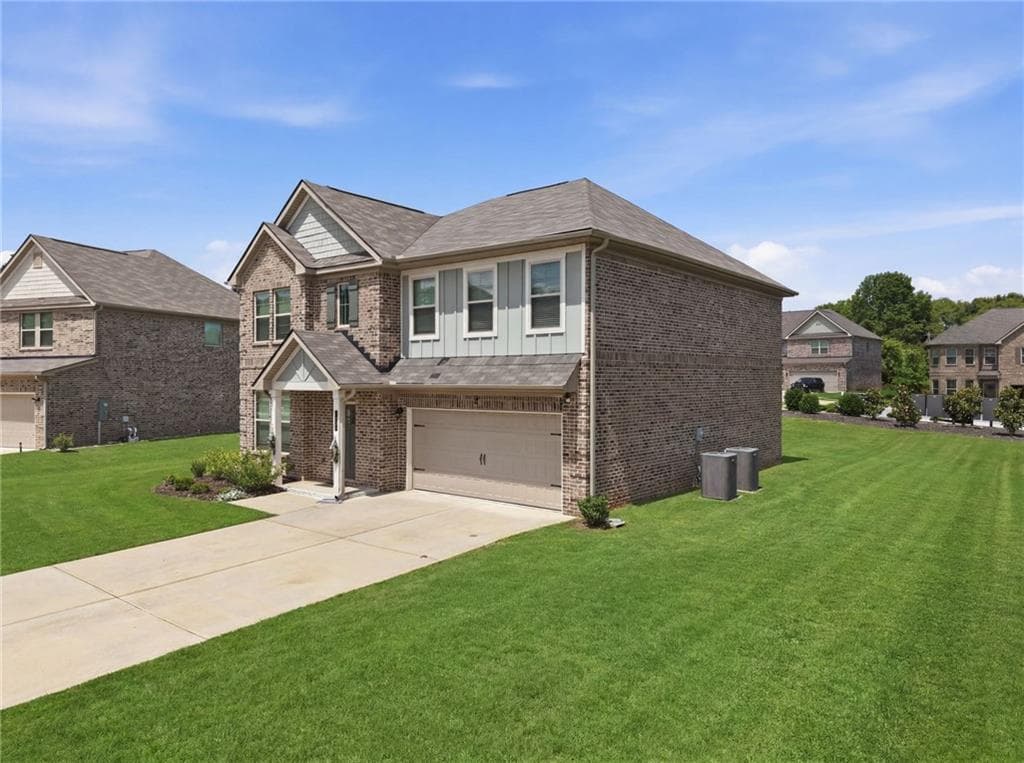 4 bedroom, 3 bathroom, 2,726 sq ft single family residence under contract at 417 Sawmill Trace, Hampton, GA 30228 — photo 4
