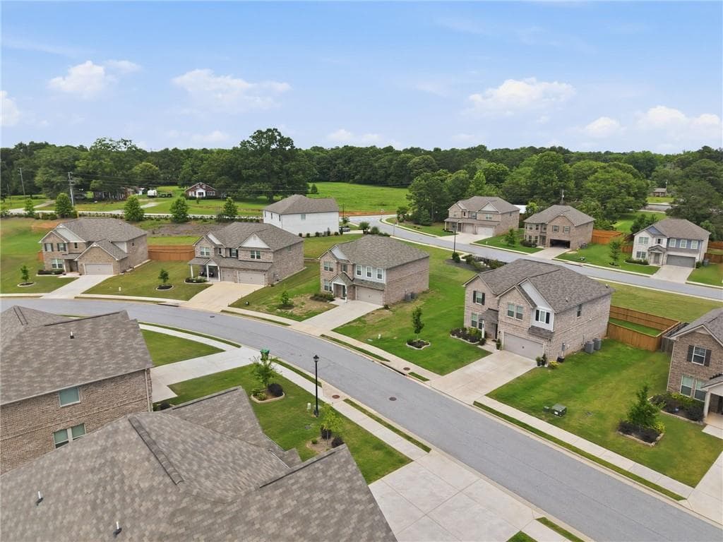4 bedroom, 3 bathroom, 2,726 sq ft single family residence under contract at 417 Sawmill Trace, Hampton, GA 30228 — photo 5
