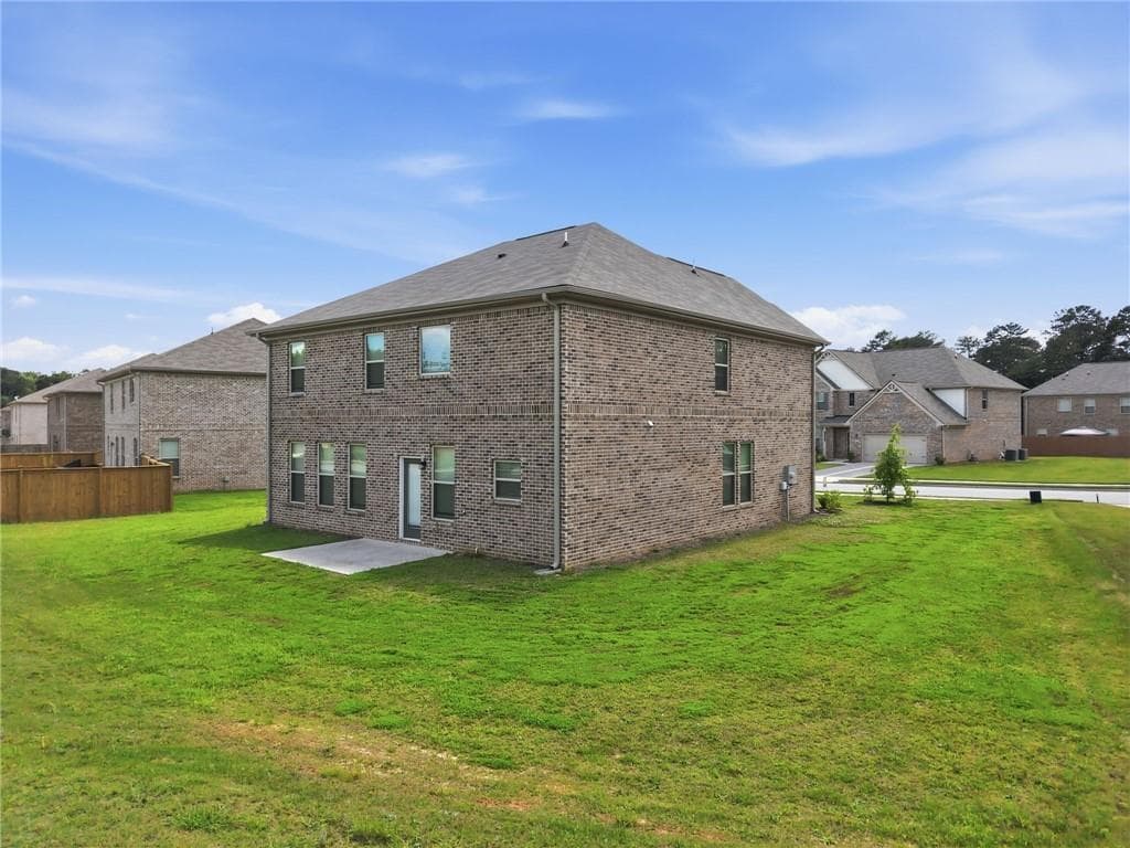 4 bedroom, 3 bathroom, 2,726 sq ft single family residence under contract at 417 Sawmill Trace, Hampton, GA 30228 — photo 9