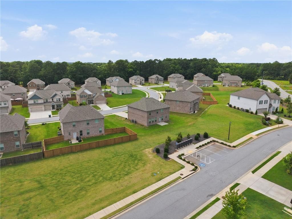 4 bedroom, 3 bathroom, 2,726 sq ft single family residence under contract at 417 Sawmill Trace, Hampton, GA 30228 — photo 10