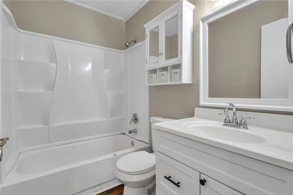 3 bedroom, 3 bathroom, 1,756 sq ft single family residence for sale at 8673 Plumtree Drive, Riverdale, GA 30274 — photo 4