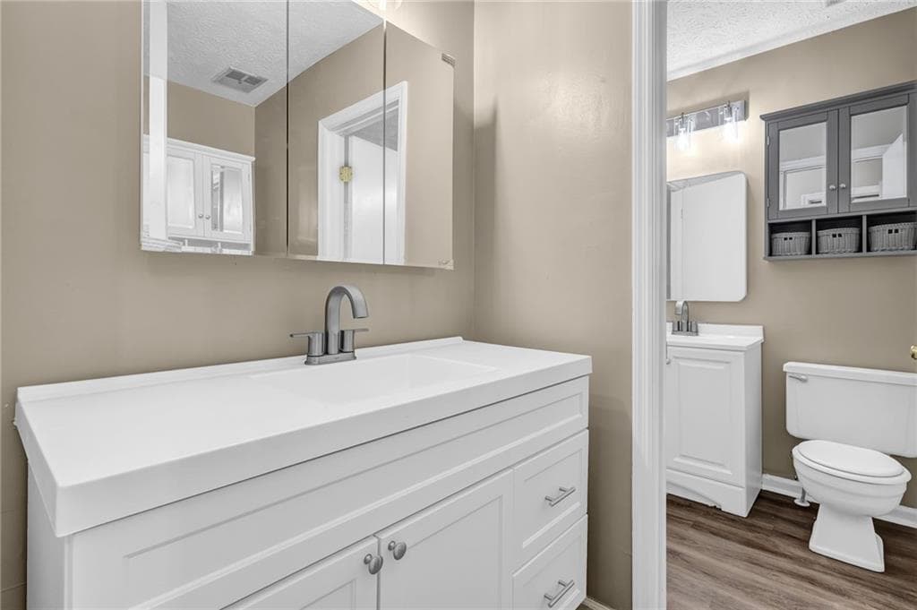 3 bedroom, 2 bathroom, 1,080 sq ft single family residence for sale at 8997 Huntwood Lane, Riverdale, GA 30274 — photo 10