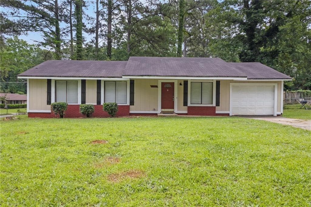 3 bedroom, 2 bathroom, 1,080 sq ft single family residence for sale at 8998 Hurst Court, Jonesboro, GA 30238 — photo 1 of 38