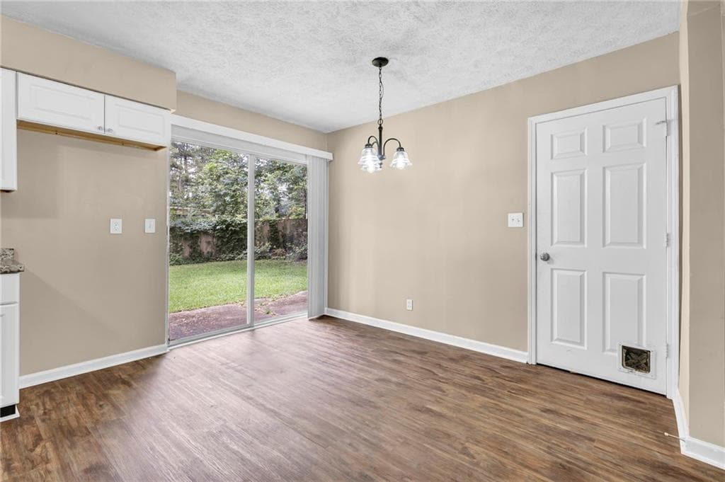 3 bedroom, 2 bathroom, 1,080 sq ft single family residence for sale at 8998 Hurst Court, Jonesboro, GA 30238 — photo 7