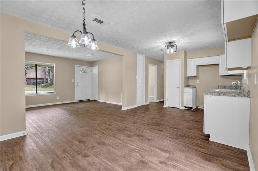 3 bedroom, 2 bathroom, 1,080 sq ft single family residence for sale at 8998 Hurst Court, Jonesboro, GA 30238 — photo 9