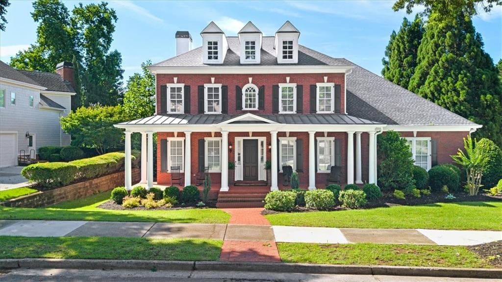 5 bedroom, 6 bathroom, 6,800 sq ft single family residence under contract at 4516 Meadow Club Drive, Suwanee, GA 30024 — photo 2