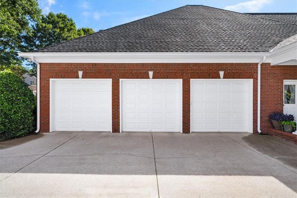 5 bedroom, 6 bathroom, 6,800 sq ft single family residence under contract at 4516 Meadow Club Drive, Suwanee, GA 30024 — photo 7