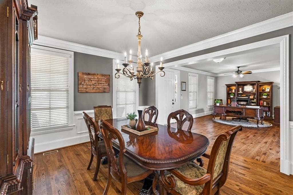 5 bedroom, 6 bathroom, 6,800 sq ft single family residence under contract at 4516 Meadow Club Drive, Suwanee, GA 30024 — photo 9