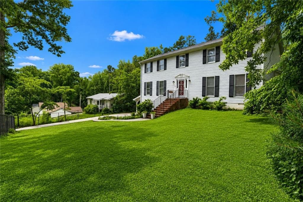 4 bedroom, 4 bathroom, 3,766 sq ft single family residence for sale at 305 Saint Patrick Drive, Mableton, GA 30126
