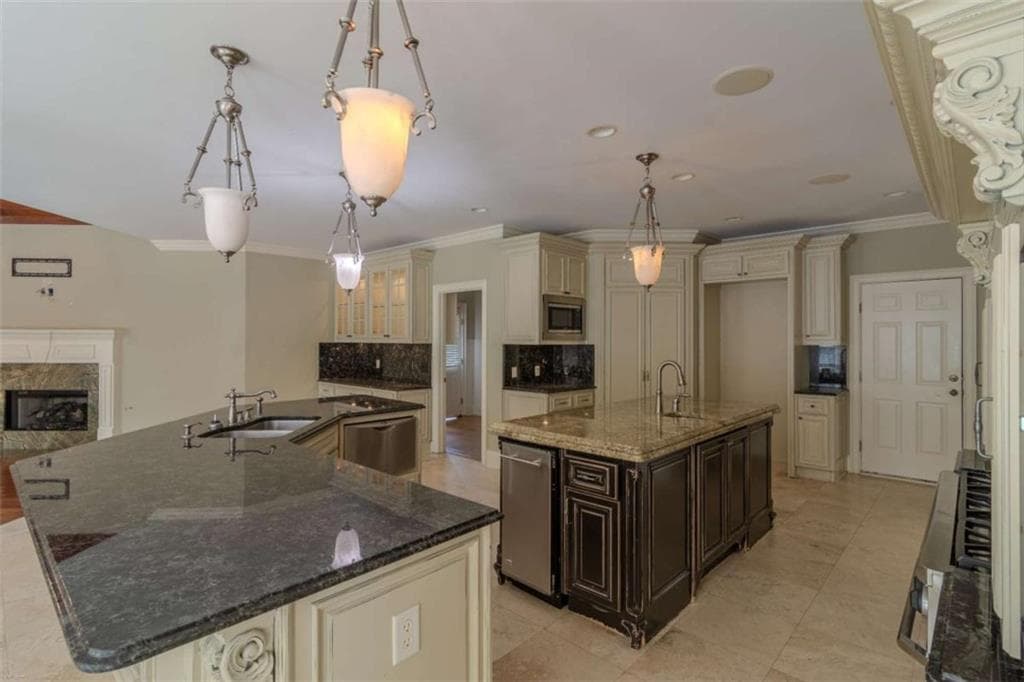 5 bedroom, 6 bathroom, 8,430 sq ft single family residence for sale at 818 Natchez Valley Trace, Grayson, GA 30017 — photo 10