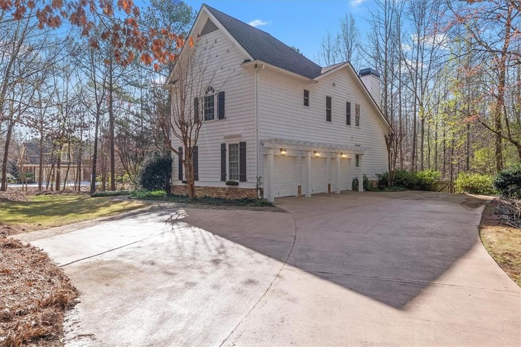 6 bedroom, 5 bathroom, 5,230 sq ft single family residence for sale at 103 Smith Forest Lane, Alpharetta, GA 30004 — photo 4