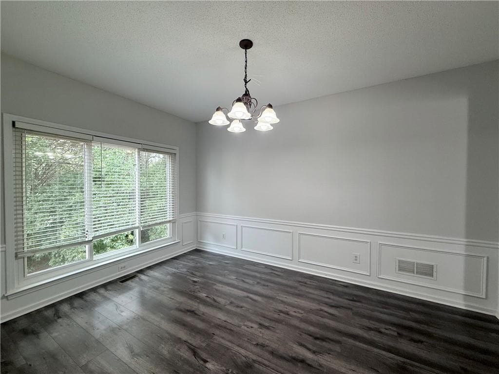 4 bedroom, 3 bathroom, 2,378 sq ft single family residence for rent at 175 Sessingham Lane, Alpharetta, GA 30005 for $2,650 a month — photo 5