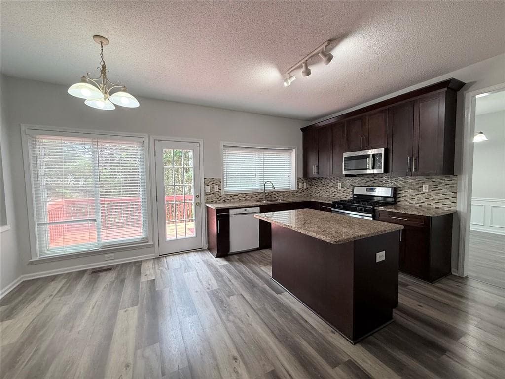 4 bedroom, 3 bathroom, 2,378 sq ft single family residence for rent at 175 Sessingham Lane, Alpharetta, GA 30005 for $2,650 a month — photo 6