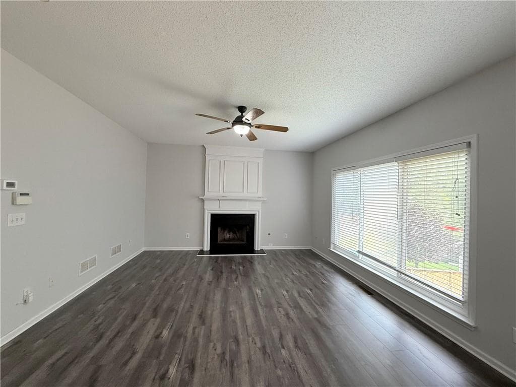 4 bedroom, 3 bathroom, 2,378 sq ft single family residence for rent at 175 Sessingham Lane, Alpharetta, GA 30005 for $2,650 a month — photo 8