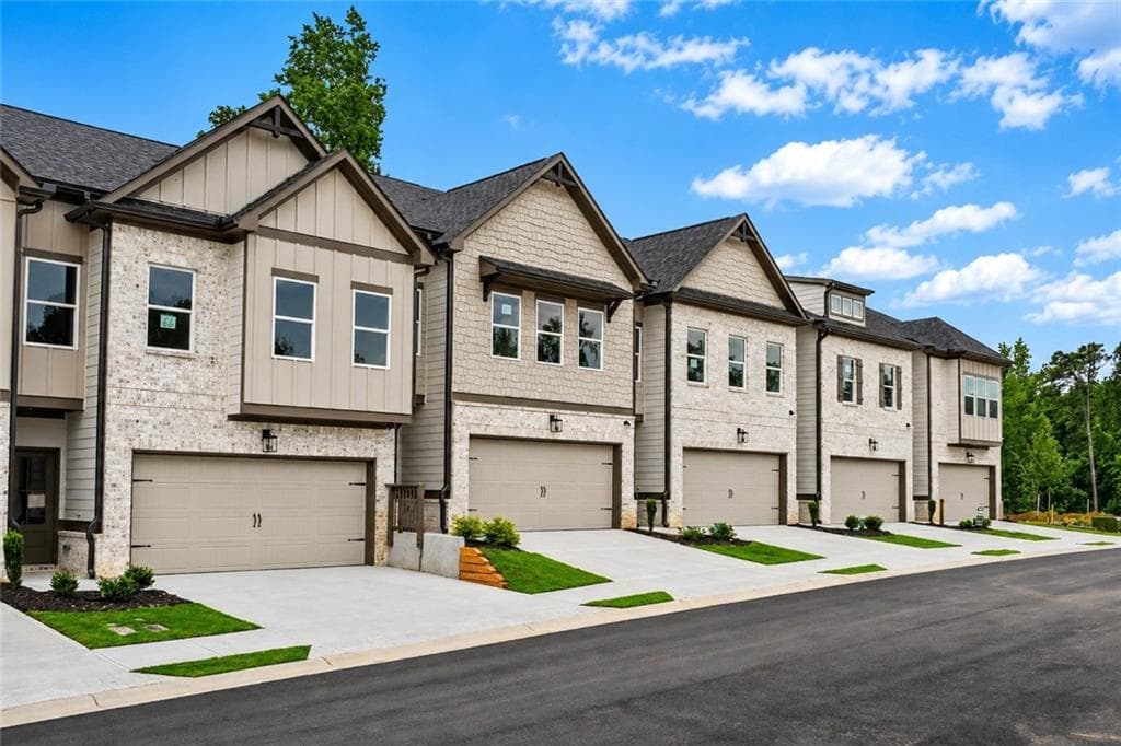 4 bedroom, 3 bathroom, 2,351 sq ft townhouse sold at 4330 Fern River Bend 64, Norcross, GA 30093