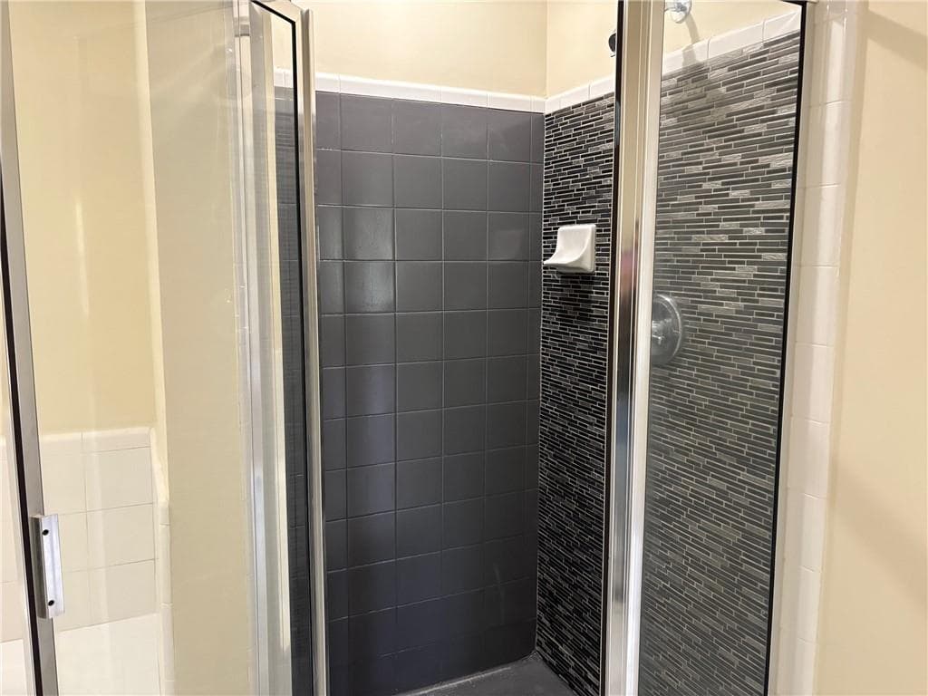 3 bedroom, 2 bathroom, 1,740 sq ft condominium for rent at 3636 Habersham Road 1401, Atlanta, GA 30305 for $2,800 a month — photo 9