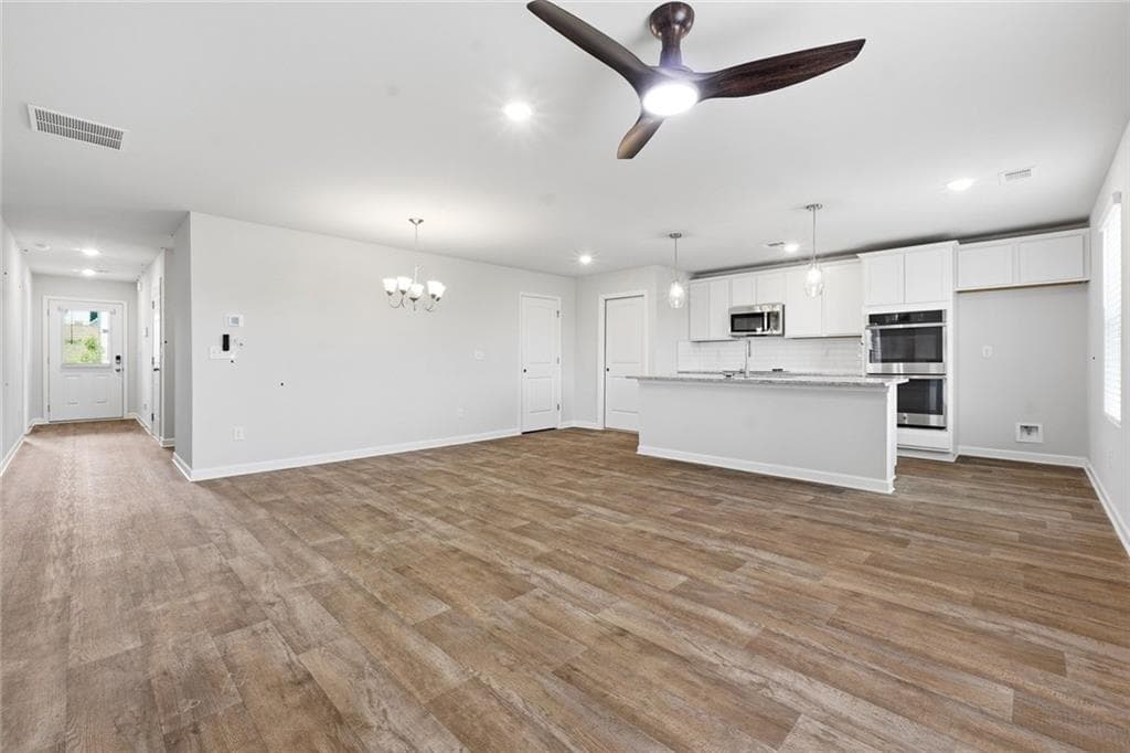 4 bedroom, 4 bathroom, 2,345 sq ft single family residence under contract at 717 Lipizzan Trace, Hogansville, GA 30230 — photo 4