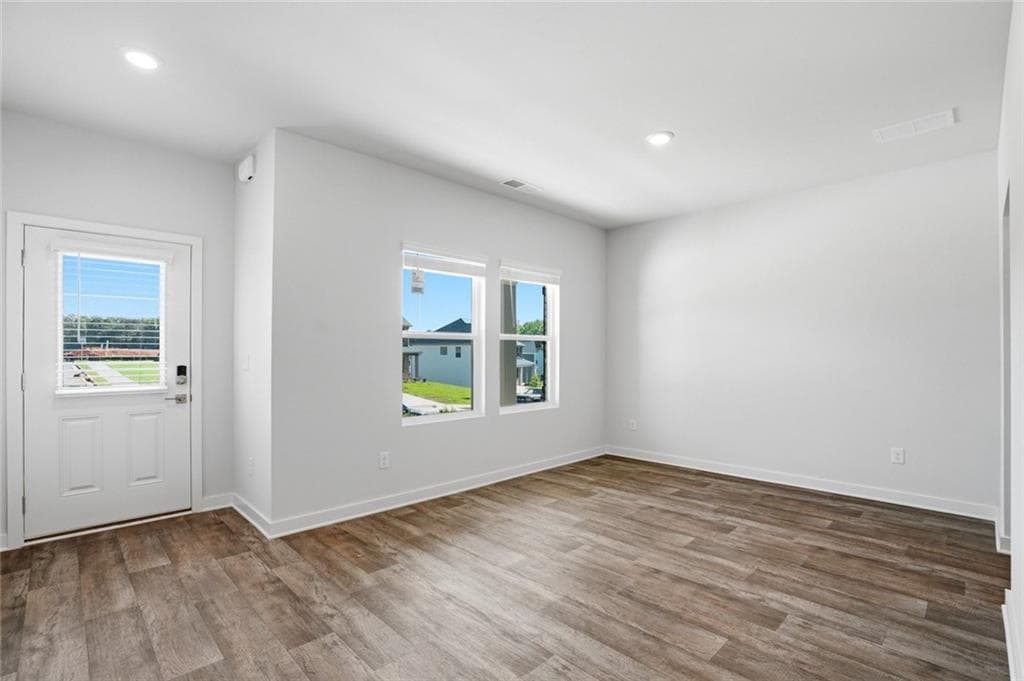 4 bedroom, 3 bathroom, 2,700 sq ft single family residence under contract at 344 Jarrett Streets, Fairburn, GA 30213 — photo 3