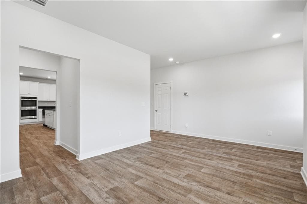 4 bedroom, 3 bathroom, 2,700 sq ft single family residence under contract at 344 Jarrett Streets, Fairburn, GA 30213 — photo 5