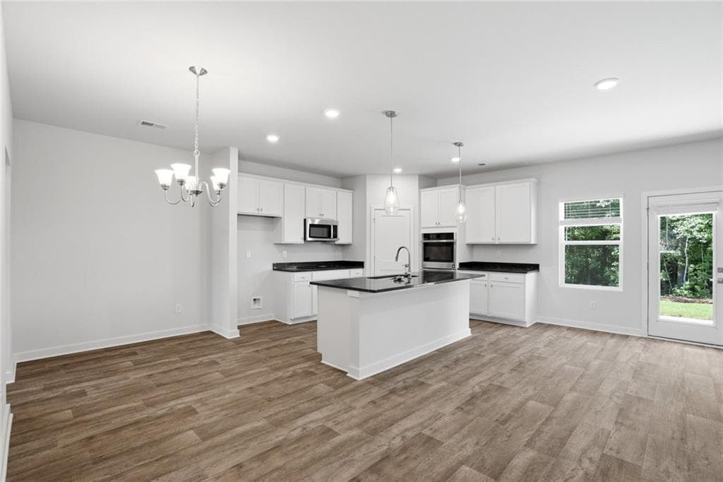 4 bedroom, 3 bathroom, 2,700 sq ft single family residence under contract at 344 Jarrett Streets, Fairburn, GA 30213 — photo 6