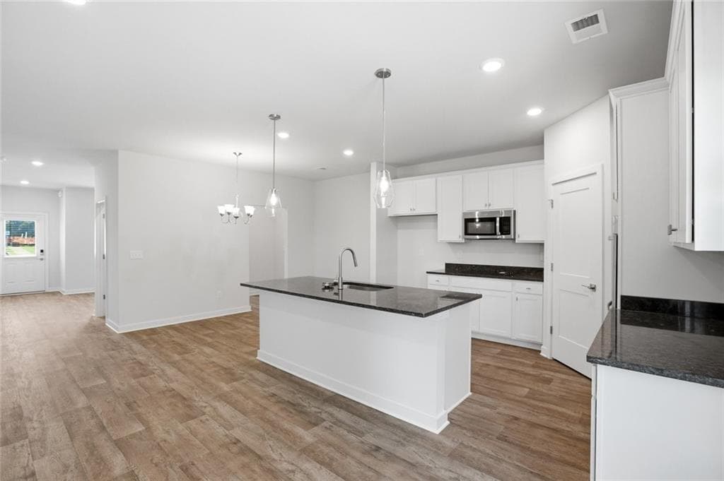 4 bedroom, 3 bathroom, 2,700 sq ft single family residence under contract at 344 Jarrett Streets, Fairburn, GA 30213 — photo 7