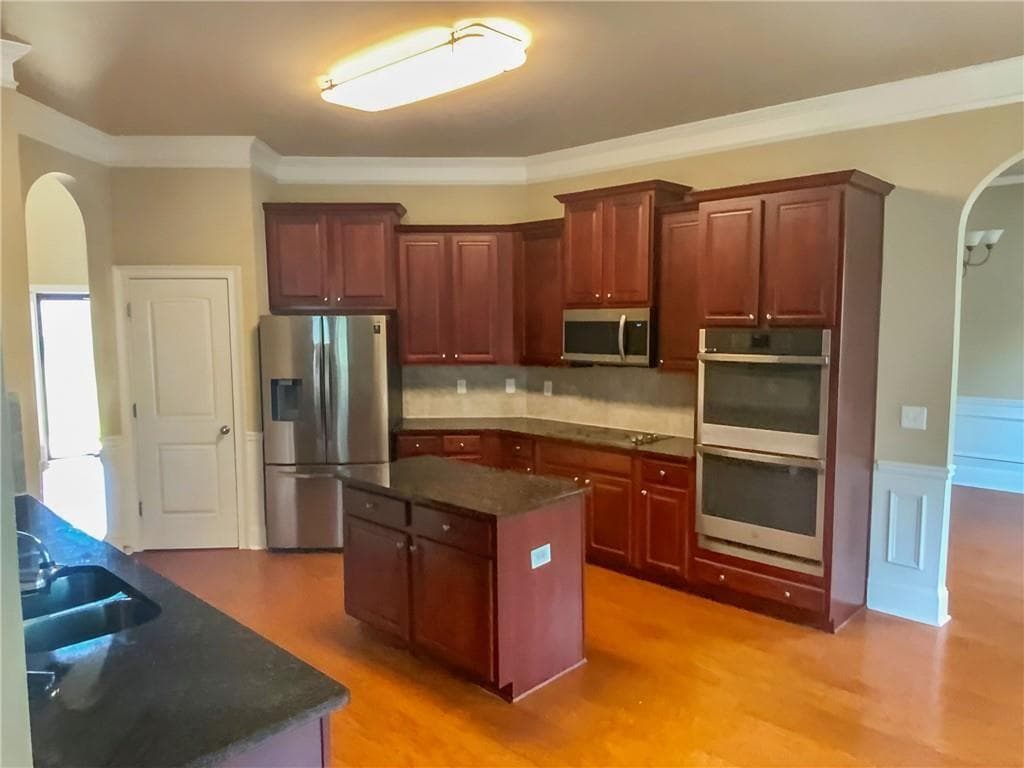 4 bedroom, 3 bathroom, 2,868 sq ft single family residence under contract at 159 Saintvry Way, Atlanta, GA 30349 — photo 9
