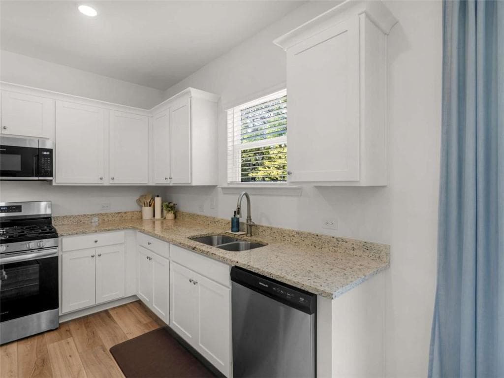 4 bedroom, 4 bathroom, 2,544 sq ft single family residence under contract at 2298 Treaty Lane, Douglasville, GA 30135 — photo 10