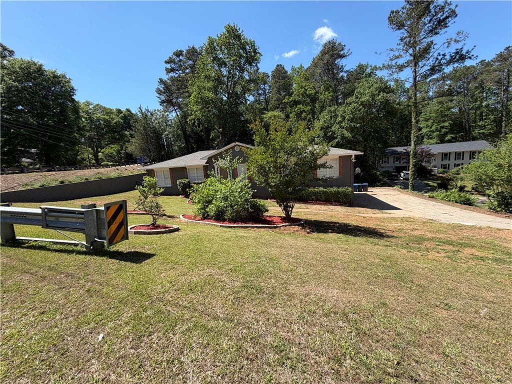 5 bedroom, 3 bathroom, 3,856 sq ft single family residence for rent at 3336 Camelot Drive, Marietta, GA 30062 for $5,500 a month — photo 7