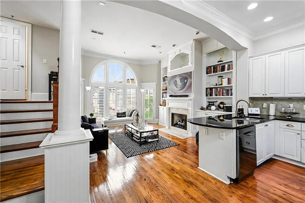 2 bedroom, 3 bathroom, 1,910 sq ft townhouse for sale at 3541 Roswell Road 11, Atlanta, GA 30305