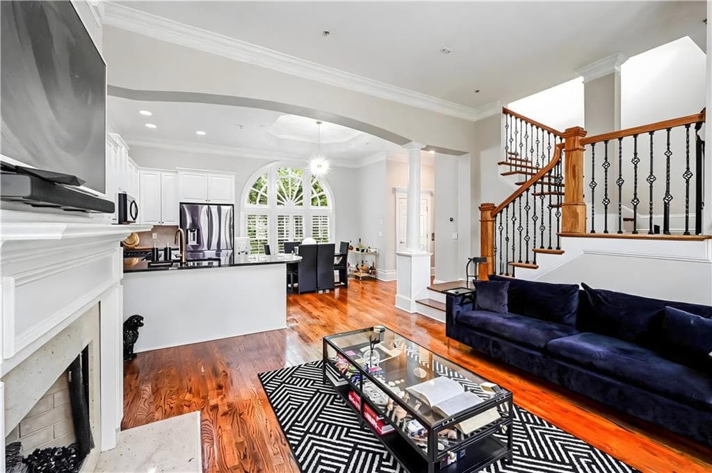2 bedroom, 3 bathroom, 1,910 sq ft townhouse for sale at 3541 Roswell Road 11, Atlanta, GA 30305 — photo 6