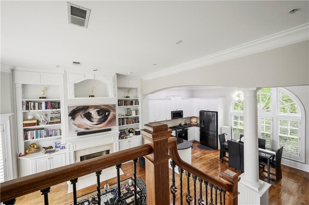 2 bedroom, 3 bathroom, 1,910 sq ft townhouse for sale at 3541 Roswell Road 11, Atlanta, GA 30305 — photo 8