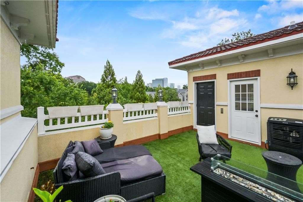 2 bedroom, 3 bathroom, 1,910 sq ft townhouse for sale at 3541 Roswell Road 11, Atlanta, GA 30305 — photo 4