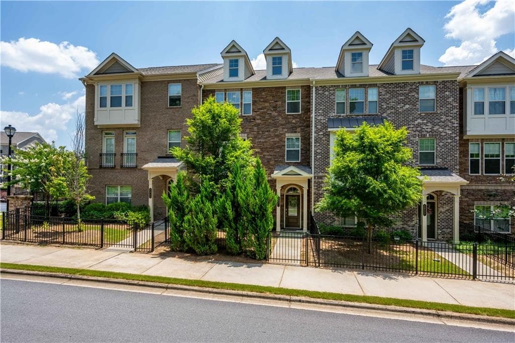 4 bedroom, 4 bathroom, 2,178 sq ft townhouse for rent at 5921 Terrace Bend Way, Peachtree Corners, GA 30092 for $3,500 a month — photo 1 of 33