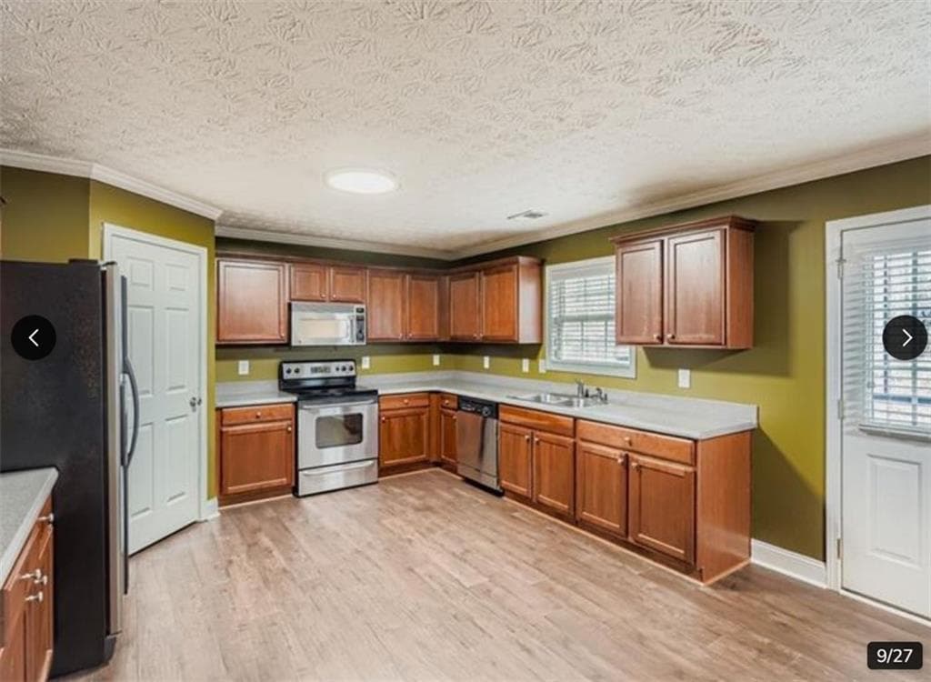 5 bedroom, 3 bathroom, 3,686 sq ft single family residence under contract at 5861 Fairington Farms Lane, Lithonia, GA 30038 — photo 10