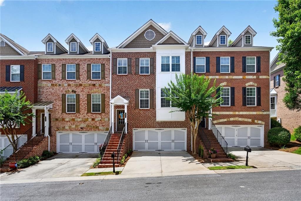3 bedroom, 4 bathroom, 2,745 sq ft townhouse sold at 6076 Tennyson Park Way, Peachtree Corners, GA 30092