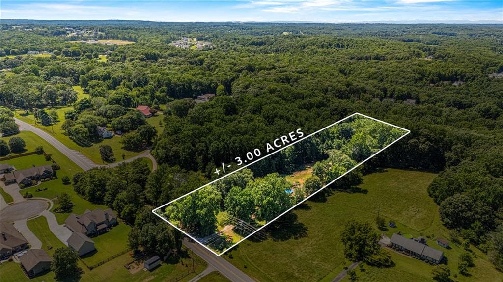 3 bedroom, 2 bathroom, 1,589 sq ft single family residence for sale at 3880 Tanners Mill Road, Gainesville, GA 30507 — photo 5