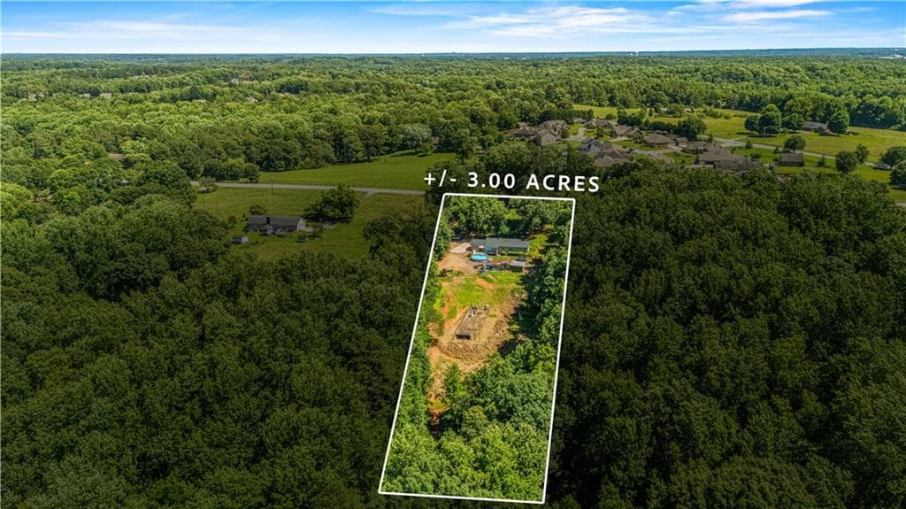 3 bedroom, 2 bathroom, 1,589 sq ft single family residence for sale at 3880 Tanners Mill Road, Gainesville, GA 30507 — photo 6