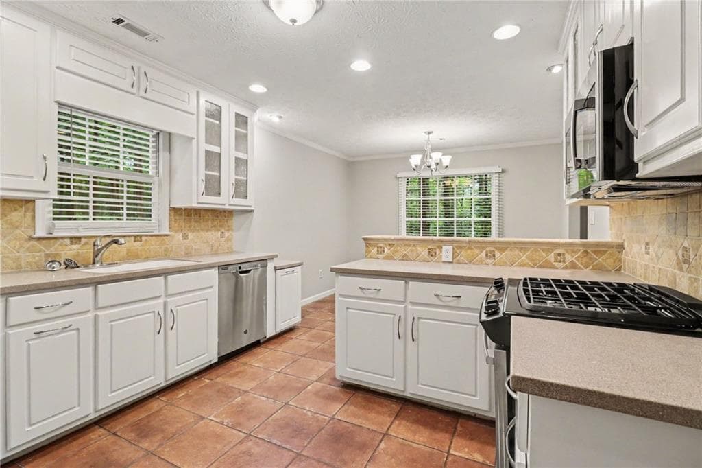 3 bedroom, 2 bathroom, 1,412 sq ft single family residence for sale at 160 Vineyards Drive, Newnan, GA 30265 — photo 9