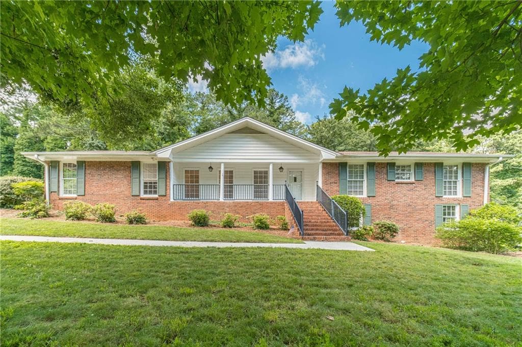 3 bedroom, 2 bathroom, 2,470 sq ft single family residence sold at 2313 Cambridge Street, Snellville, GA 30078