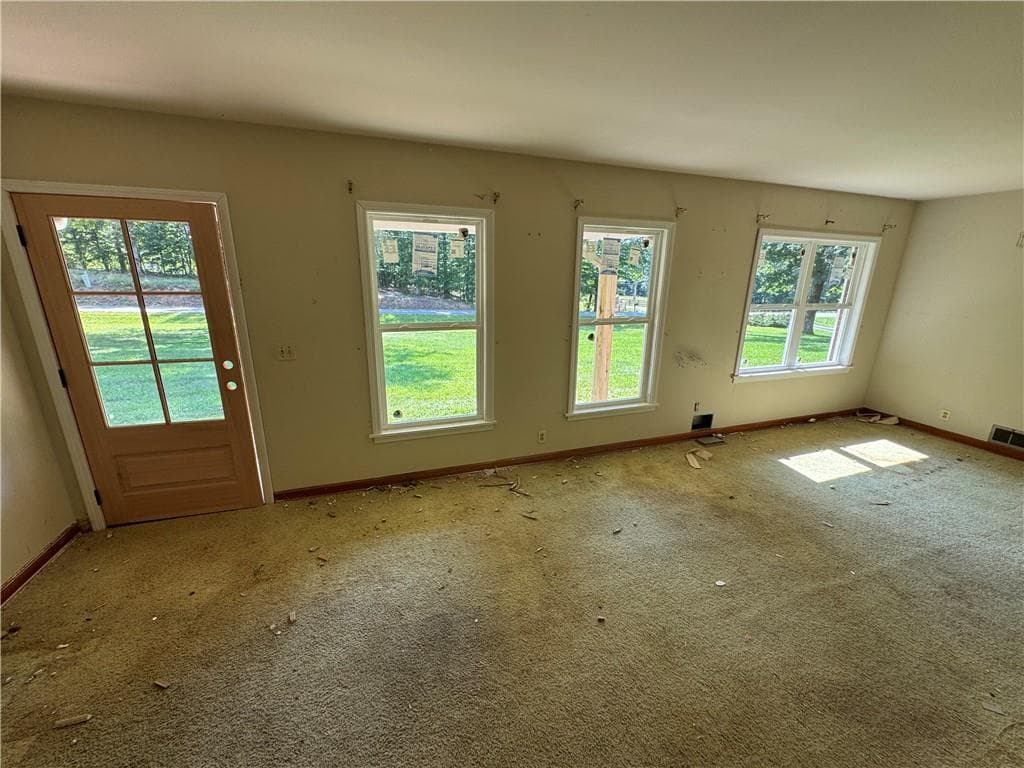 3 bedroom, 2 bathroom, 1,898 sq ft single family residence under contract at 1049 Ben Higgins Road, Dahlonega, GA 30533 — photo 6