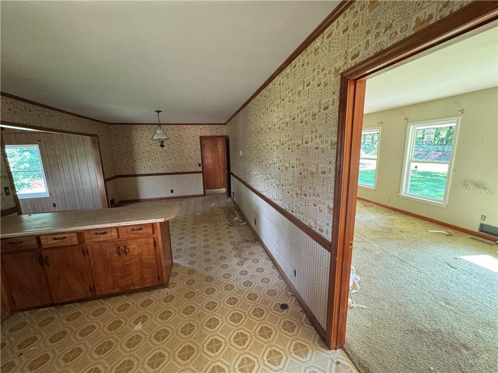 3 bedroom, 2 bathroom, 1,898 sq ft single family residence under contract at 1049 Ben Higgins Road, Dahlonega, GA 30533 — photo 8