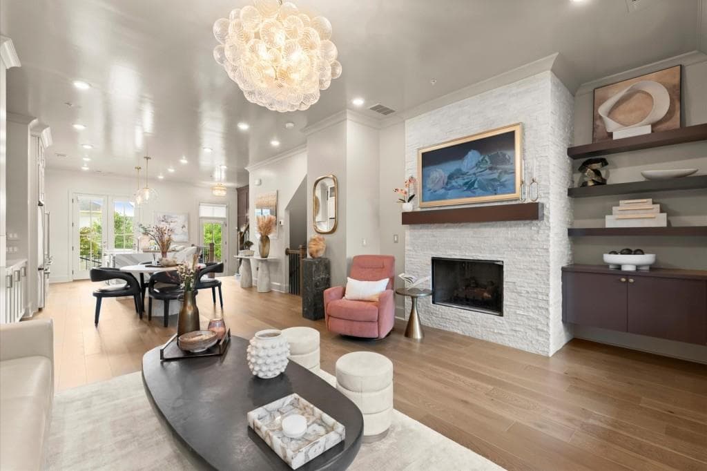 3 bedroom, 4 bathroom, 2,105 sq ft townhouse for sale at 520 Fisher Drive, Alpharetta, GA 30009 — photo 2