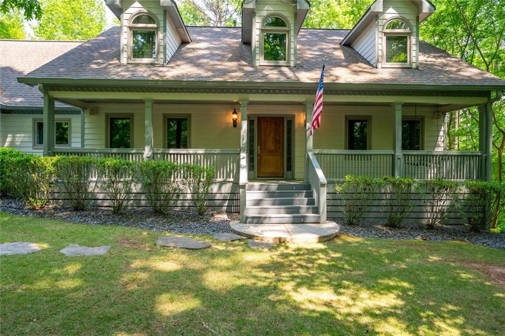 5 bedroom, 4 bathroom, 4,378 sq ft single family residence for sale at 465 Willowbrook Drive, Smyrna, GA 30082 — photo 2