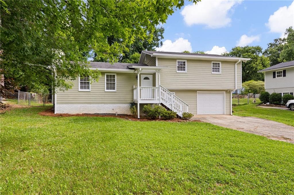 3 bedroom, 2 bathroom, 1,404 sq ft single family residence for sale at 4220 Terrace Drive, Acworth, GA 30101