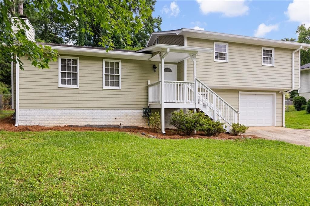 3 bedroom, 2 bathroom, 1,404 sq ft single family residence for sale at 4220 Terrace Drive, Acworth, GA 30101 — photo 2