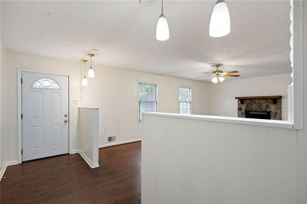 3 bedroom, 2 bathroom, 1,404 sq ft single family residence for sale at 4220 Terrace Drive, Acworth, GA 30101 — photo 5
