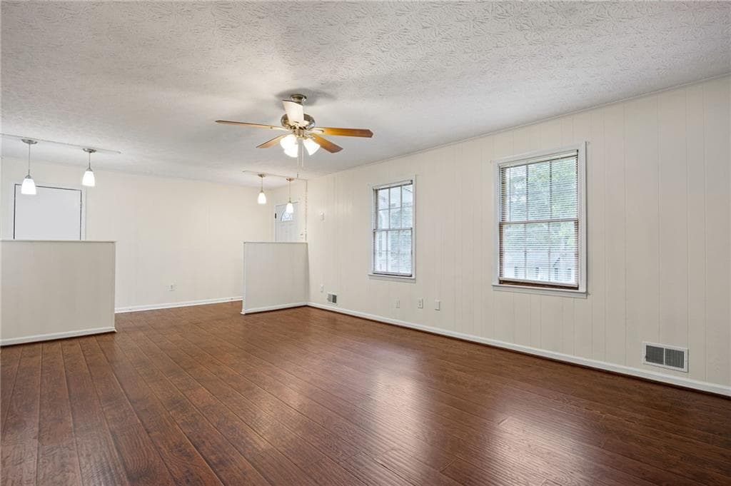 3 bedroom, 2 bathroom, 1,404 sq ft single family residence for sale at 4220 Terrace Drive, Acworth, GA 30101 — photo 8